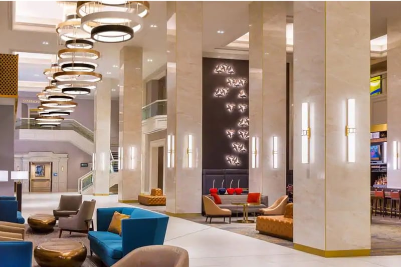Hilton-Minneapolis-lobby